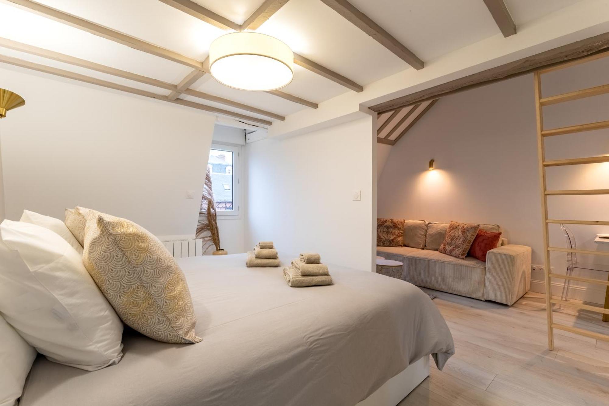 Suite Cathedrale Haut De Gamme + Parking - N°8 ルーアン エクステリア 写真